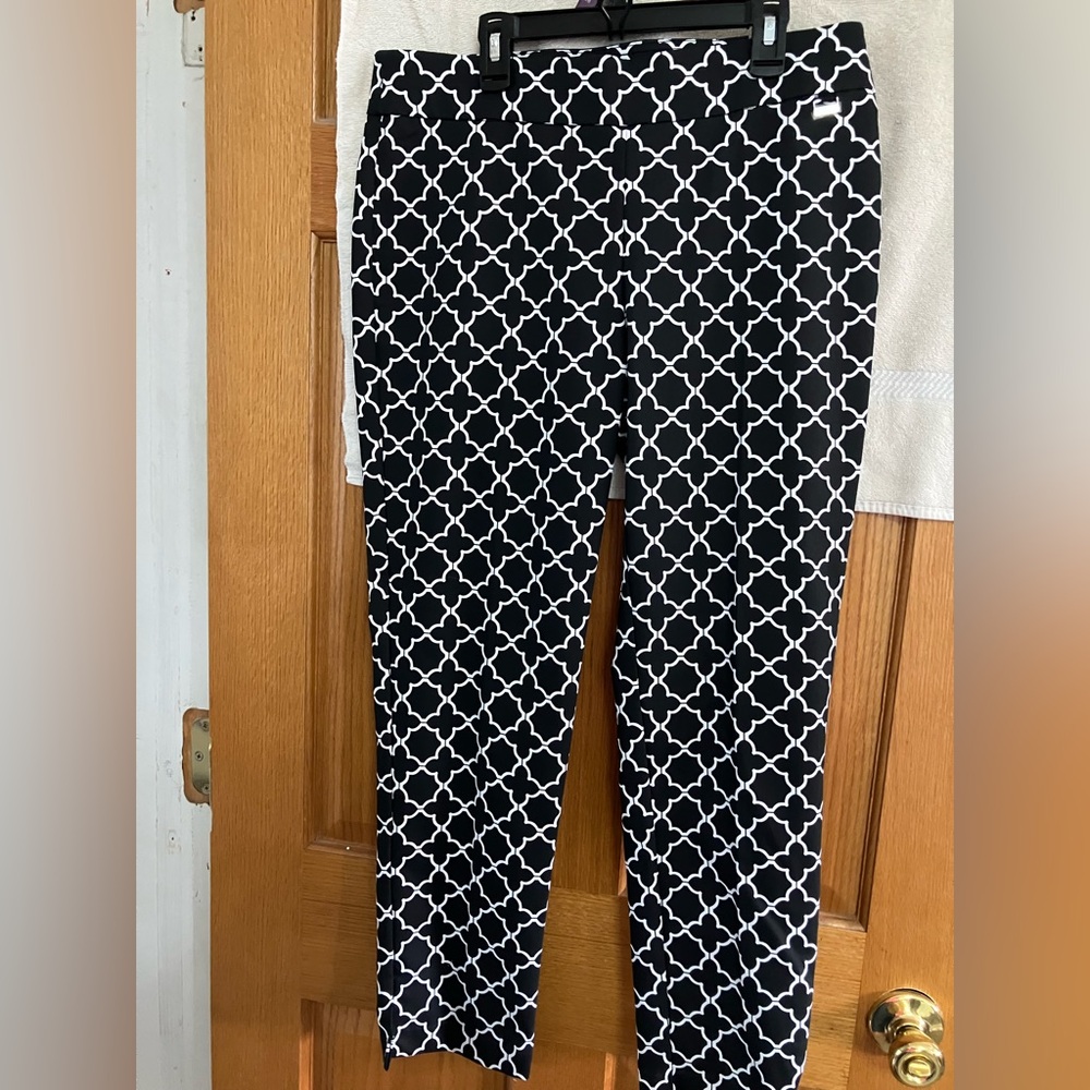 Nine West Black and White Geometric Pants